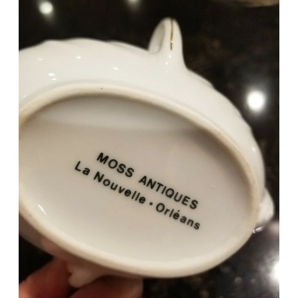 Moss Antiques La Nouvelle Orleans Gravy Boat w Saucer & 2 Handles Mardi Gras